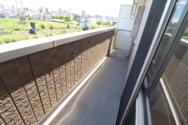 フェリーチェ新屋敷のバルコニー