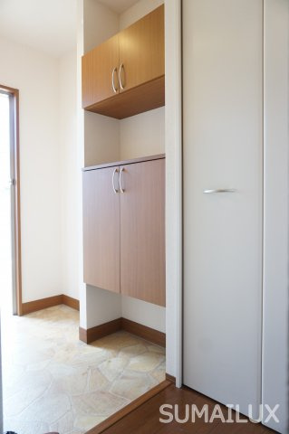 フェリーチェ新屋敷の玄関