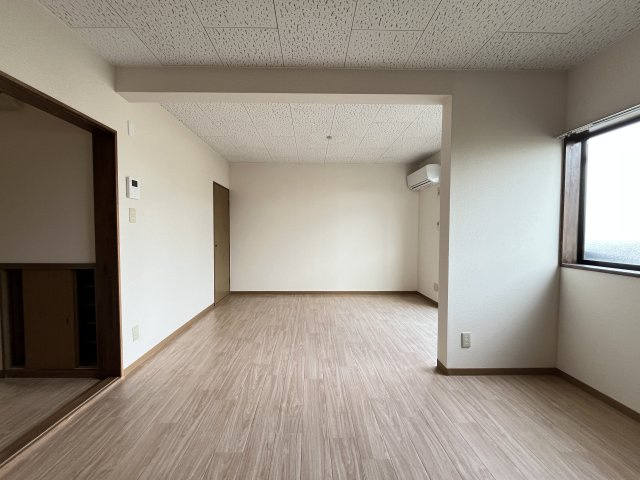 メゾンアイリスの居間・リビング