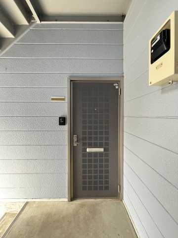 メゾンアイリスの玄関