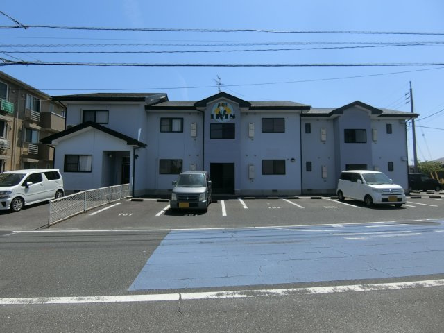 メゾンアイリスの駐車場