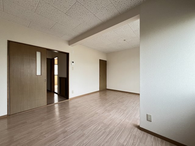 メゾンアイリスの居間・リビング