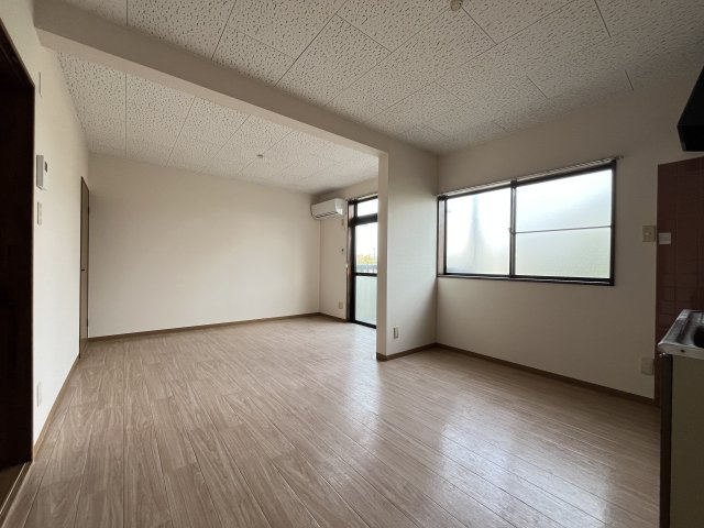 メゾンアイリスの居間・リビング