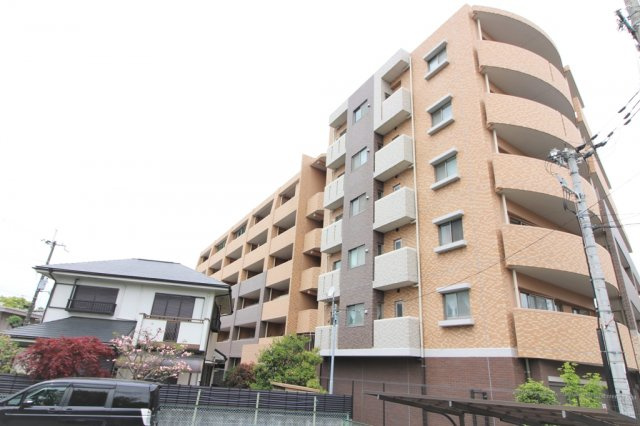 伊丹市北本町１丁目の中古マンションの外観
