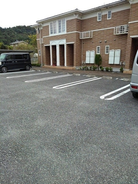 サウスセブンⅠの駐車場