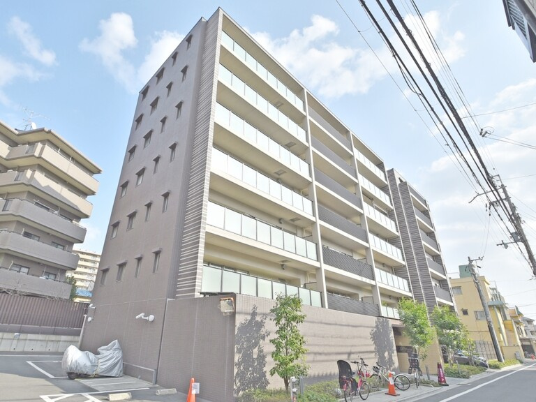 プレイズ二条の外観