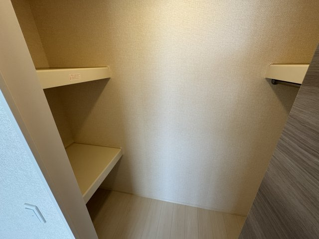 フィオーレ Ⅰの収納|ウォークインクローゼット（北側洋室）