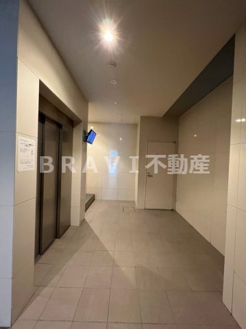 カーサラピス　BRAVI不動産のロビー|【カーサラピス】清潔なロビーです