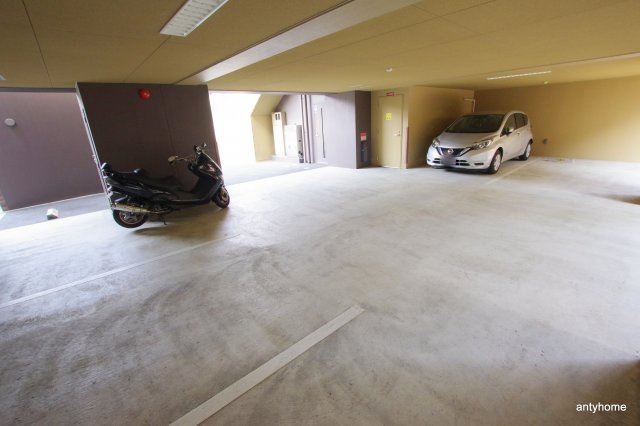 FORTUNA北梅田　仲介手数料無料の駐車場