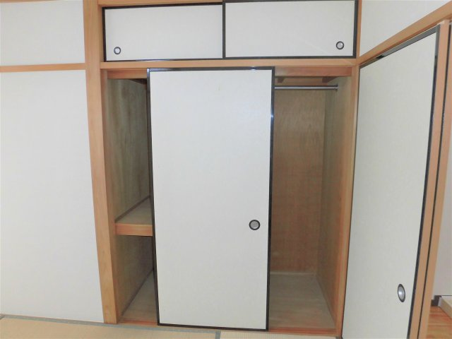 緑園第二サンコーポの収納