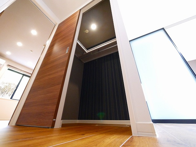 グレイス西登美ヶ丘Ｂの収納|大きなものも収納できそうです
