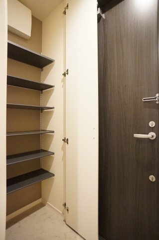 【収納】 | Heritage | 玄関シューズクロークです