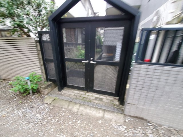 ウイング大久保のエントランス