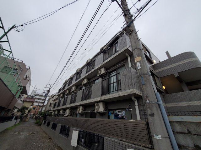 ウイング大久保の外観