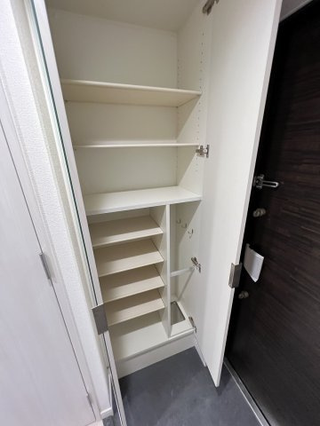 プレサンス大国町アドロッソの収納