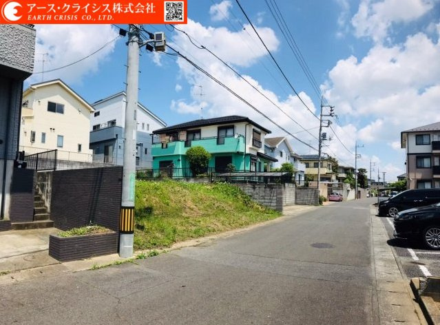 【前面道路含む現地写真】 | 龍ヶ崎市久保台2丁目 | 東向き道路幅約6ｍ。
車の出入りも余裕のある広さです。通勤や休日のお出かけもスムーズになります。
