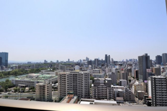【展望】 | バルコニーからは大阪城と大川がご覧いただけます♪