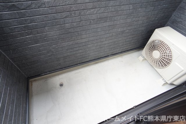 熊本市東区小山５丁目のアパートのバルコニー