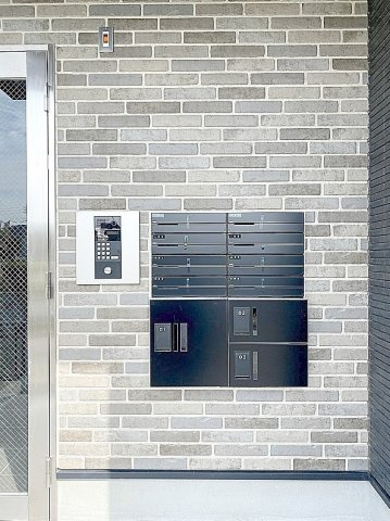 熊本市東区小山５丁目のアパートのエントランス
