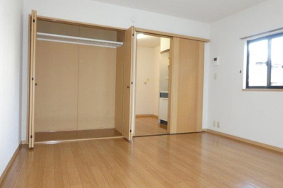 【寝室】 | アモロッソトリプルＳ | 洋室