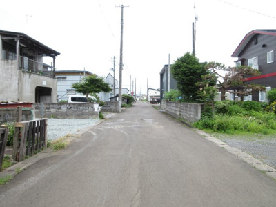 【前面道路含む現地写真】 | 大館市南神明町110-4　他１筆・売地