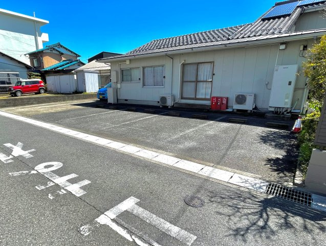緑園第三サンコーポの駐車場