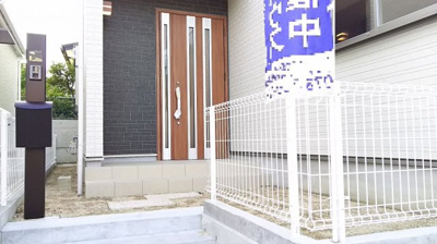 【外観：施工例】 | 神戸市垂水区本多聞２丁目　新築戸建　２区画 | 同社同仕様玄関
