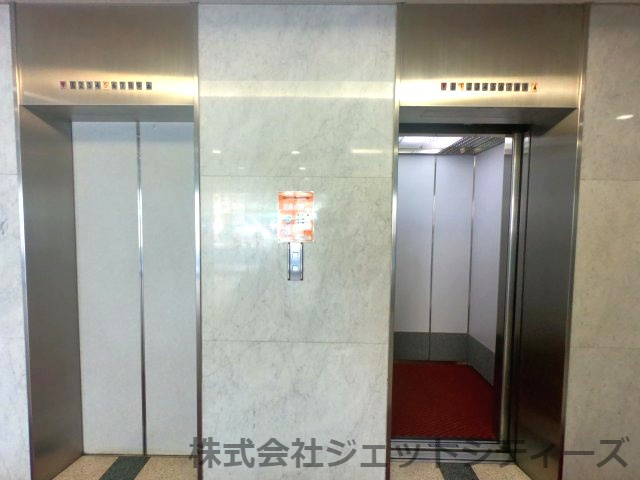 【エントランス】 | 八千代ビル東館