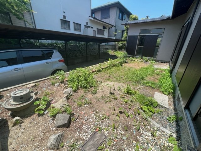 南青葉台貸家の庭