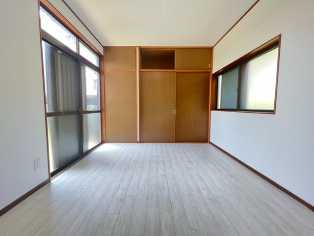 南青葉台貸家の洋室