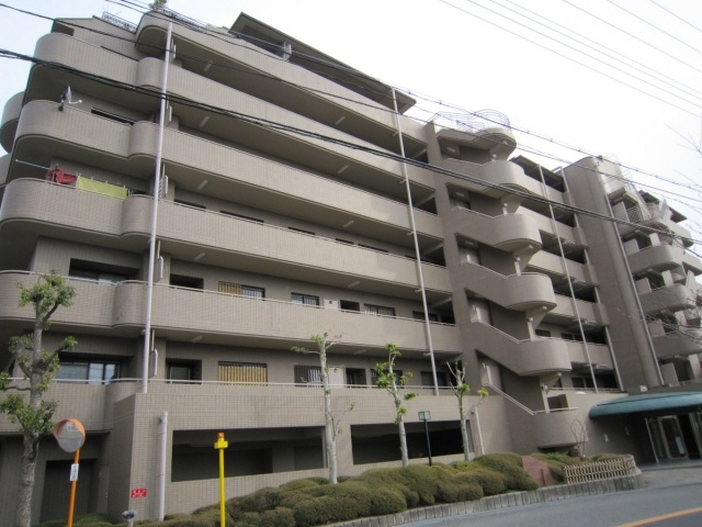 ネオハイツ神陵台の外観