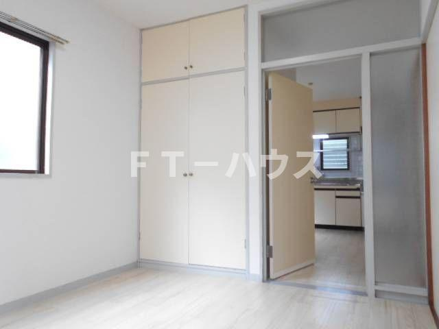 小川マンションの寝室