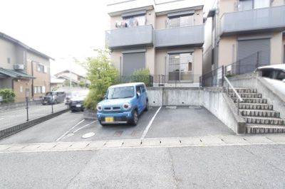 【駐車場】 | ルミエール旭ヶ丘Ｂ | 駐車場があります