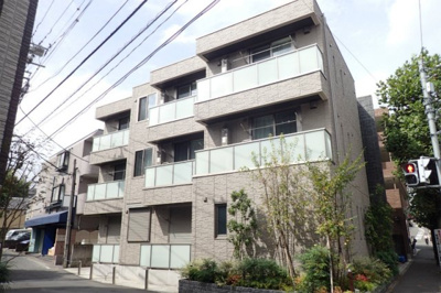 【外観】 | スカビオサ高石【SHM】 | 小田急線「読売ランド前」駅より平坦な道を徒歩8分！コンビニまで徒歩1分で便利な立地の3階建てマンションです♪通勤通学はもちろん、お買い物やお出かけにもGood☆