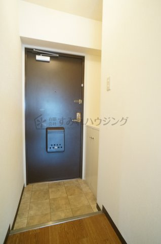 クレセントハイツ今里の玄関