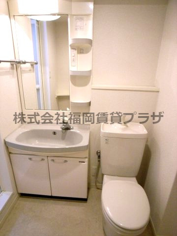 グランドサヴォイ　14階の洗面所|別号室のものです。現状優先になります。