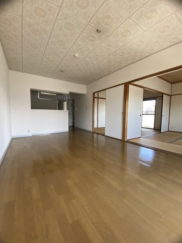【居間・リビング】 | 対面キッチン☆ひろびろLDKです