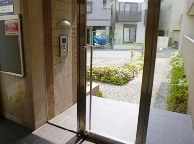 【エントランス】 | フローリッシュ | エントランスにはオートロックがあります