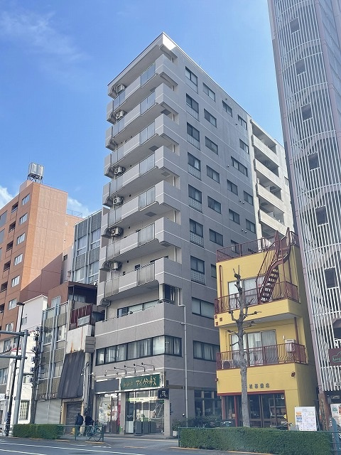 ライフコア蔵前の外観