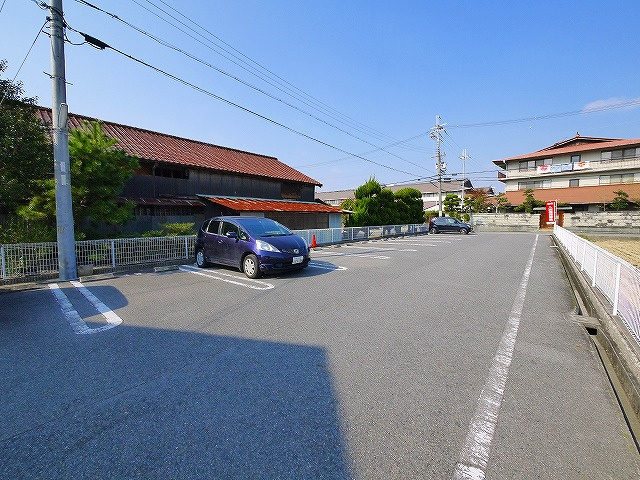 ロジュマンＭＴＯの駐車場|駐車場に車を止められます