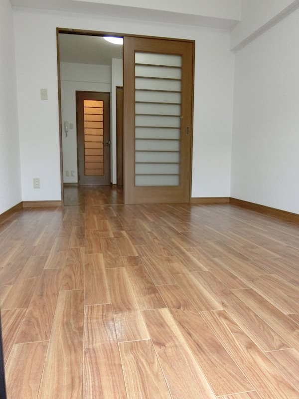 ヴァリーゴールド足立の居間・リビング