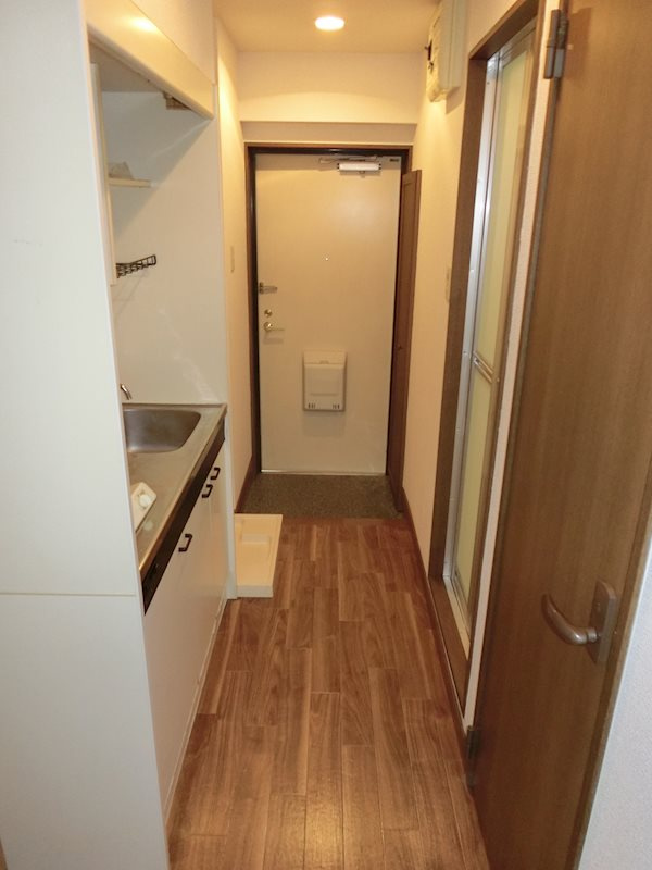 ヴァリーゴールド足立の玄関