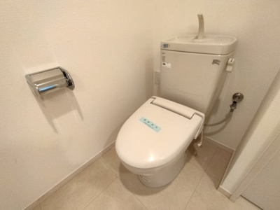 【トイレ】 | プラーフ湊川 | 清潔感のあるトイレです