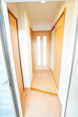 【玄関】 | クレメント椿 | ※同物件・反転タイプの写真です。