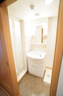 【洗面所】 | クレメント椿 | ※同物件・反転タイプの写真です。