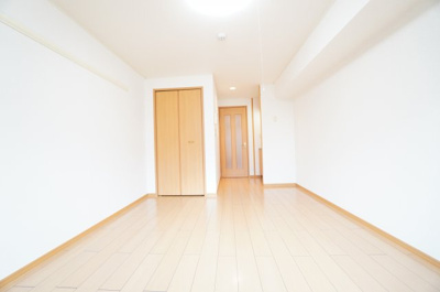 【寝室】 | クレメント椿 | ※同物件・反転タイプの写真です。