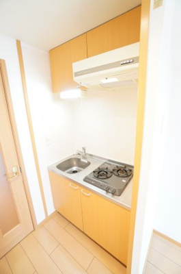 【キッチン】 | クレメント椿 | ※同物件・反転タイプの写真です。