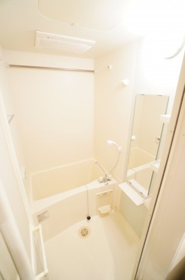 【浴室】 | クレメント椿 | ※同物件・反転タイプの写真です。