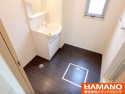 【洗面所】 | ウェリナパレス | 広い洗面スペース