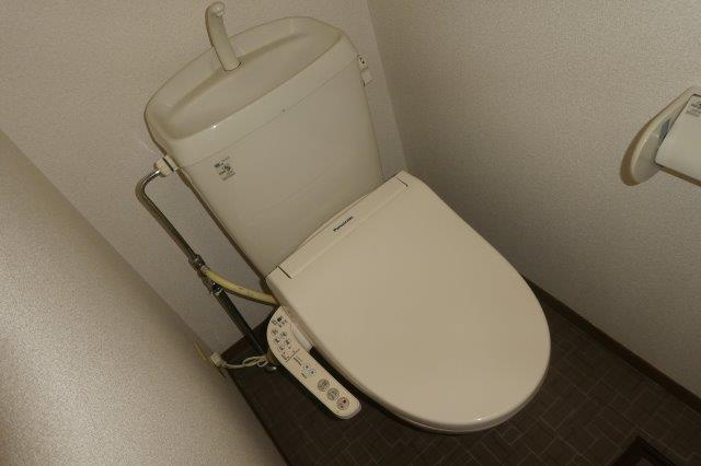 コニファーガーデン１のトイレ|ウォシュレット